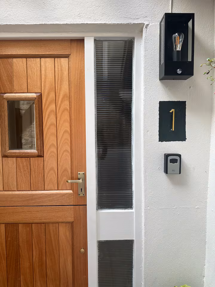 Shute Cottage detail view 1