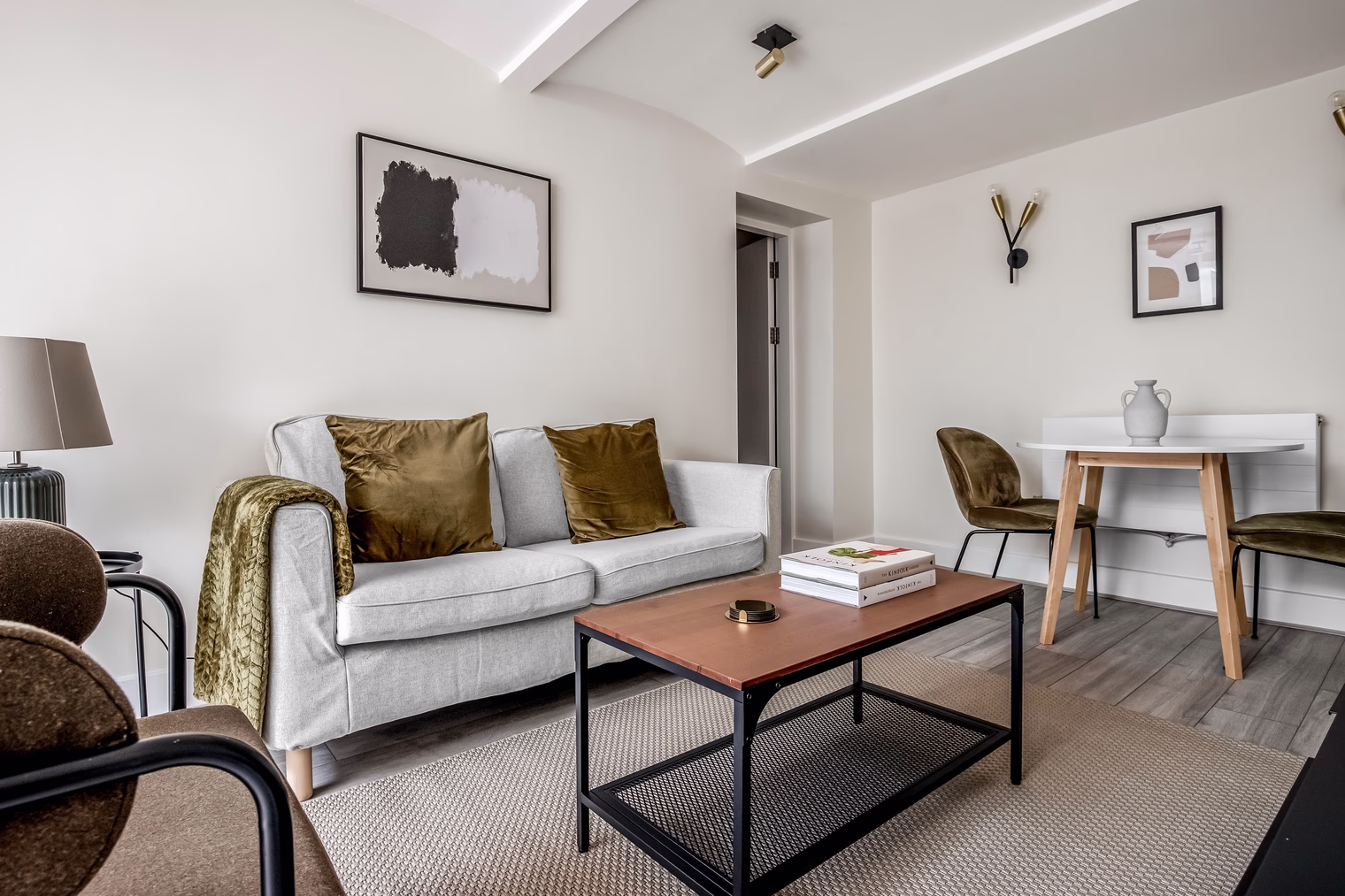 Nottingham Place Apt detail view 2
