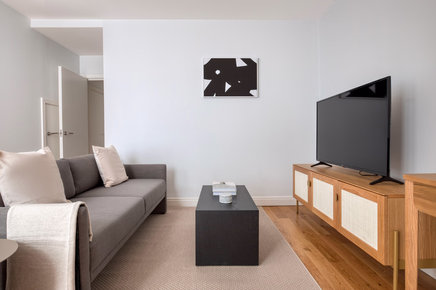 Queensborough Apt detail view 2