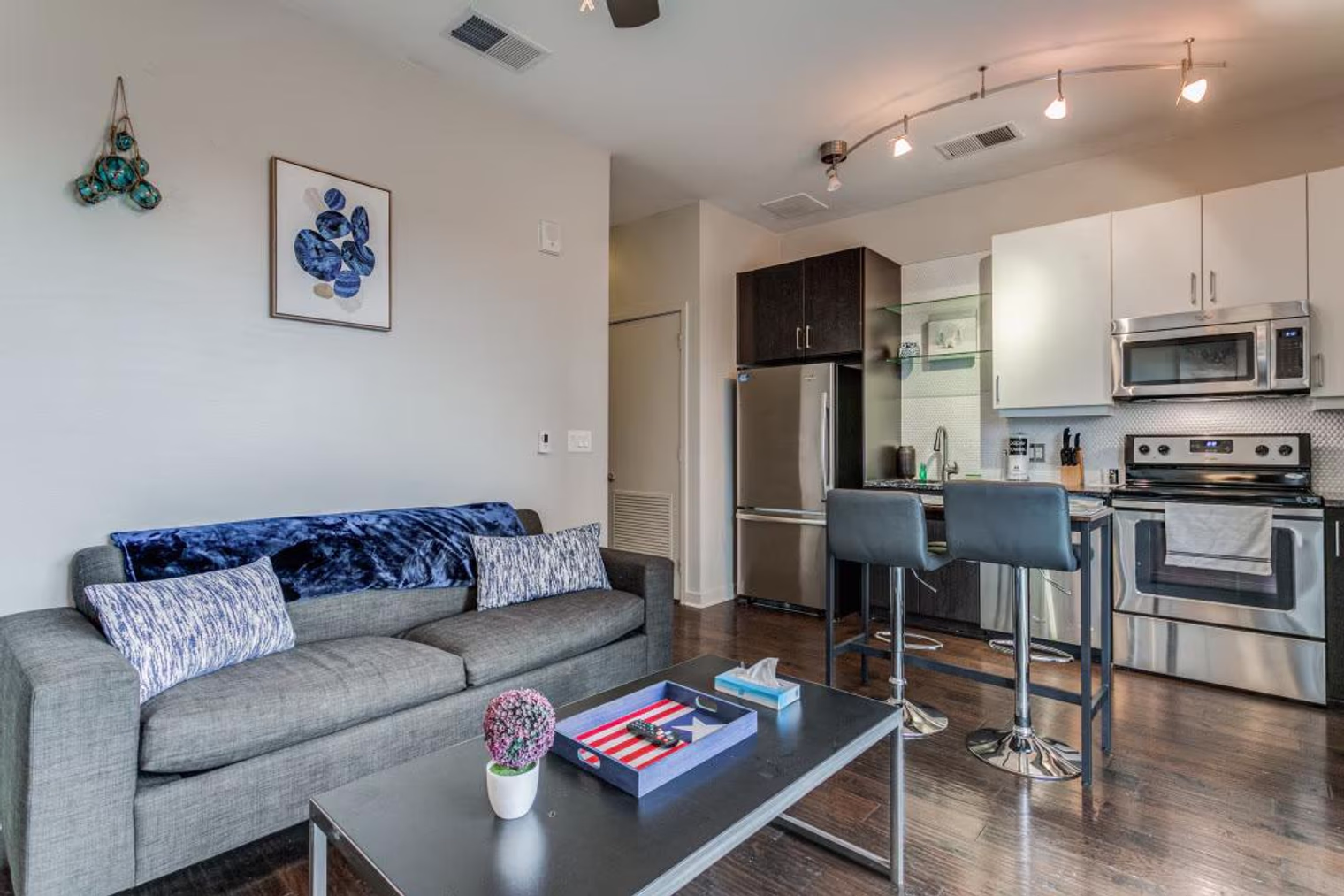 Cityplace Apartment detail view 2