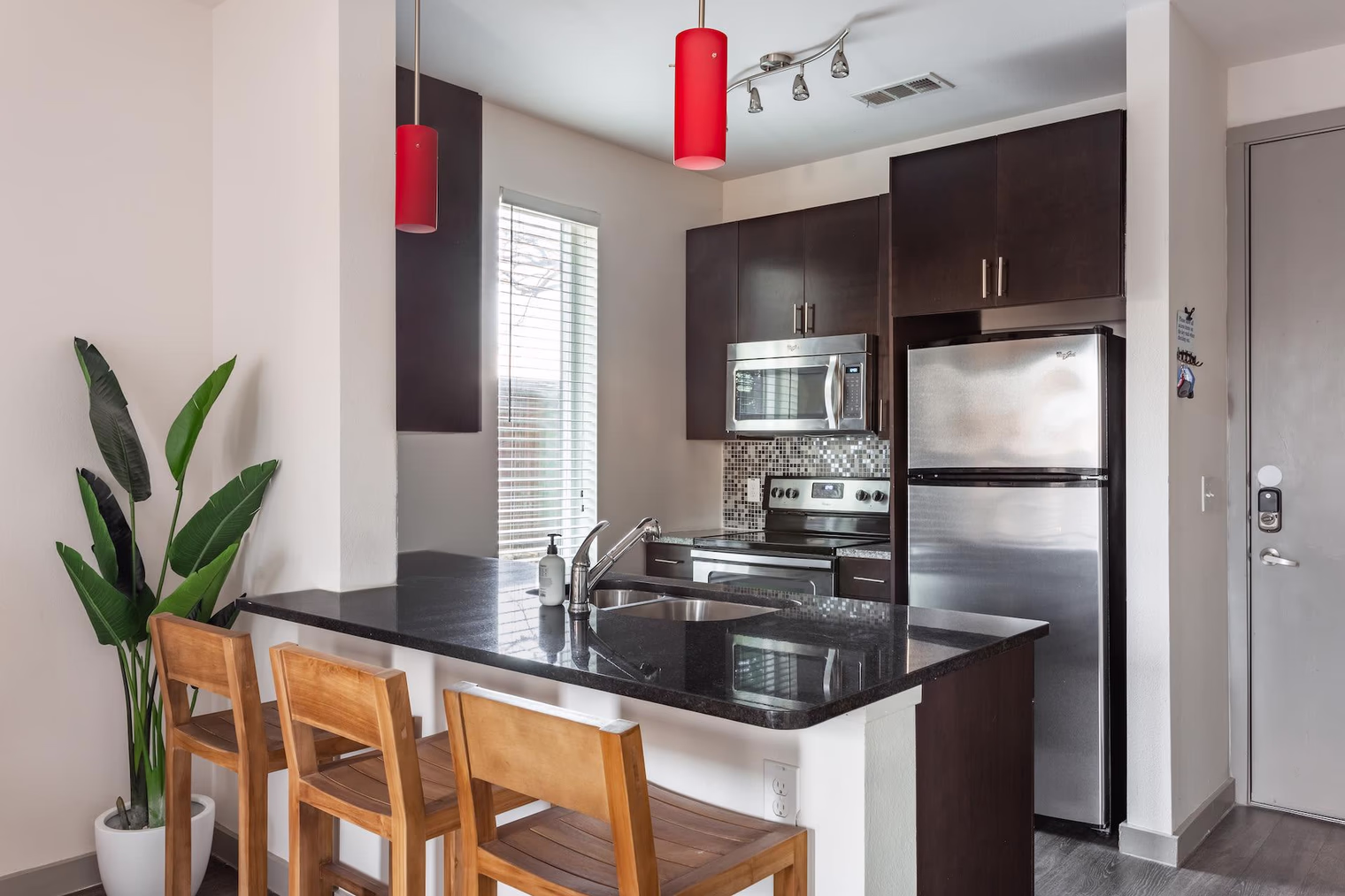 Maple Ave Apartments detail view 4