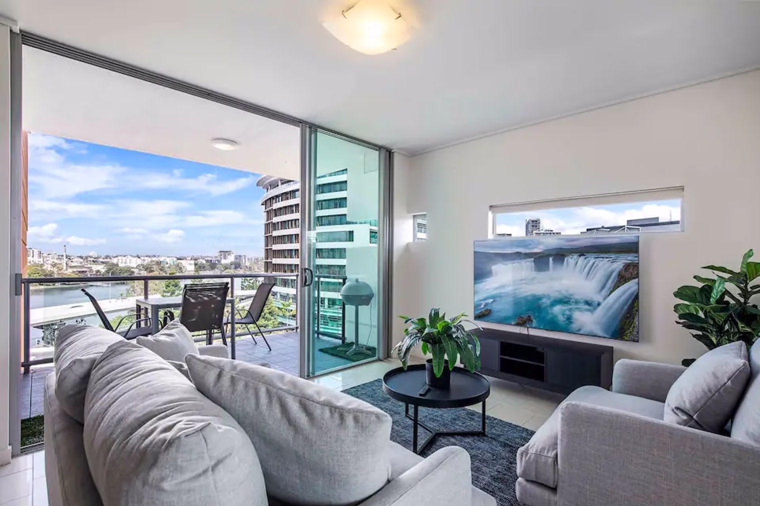 Roma Street Apartments