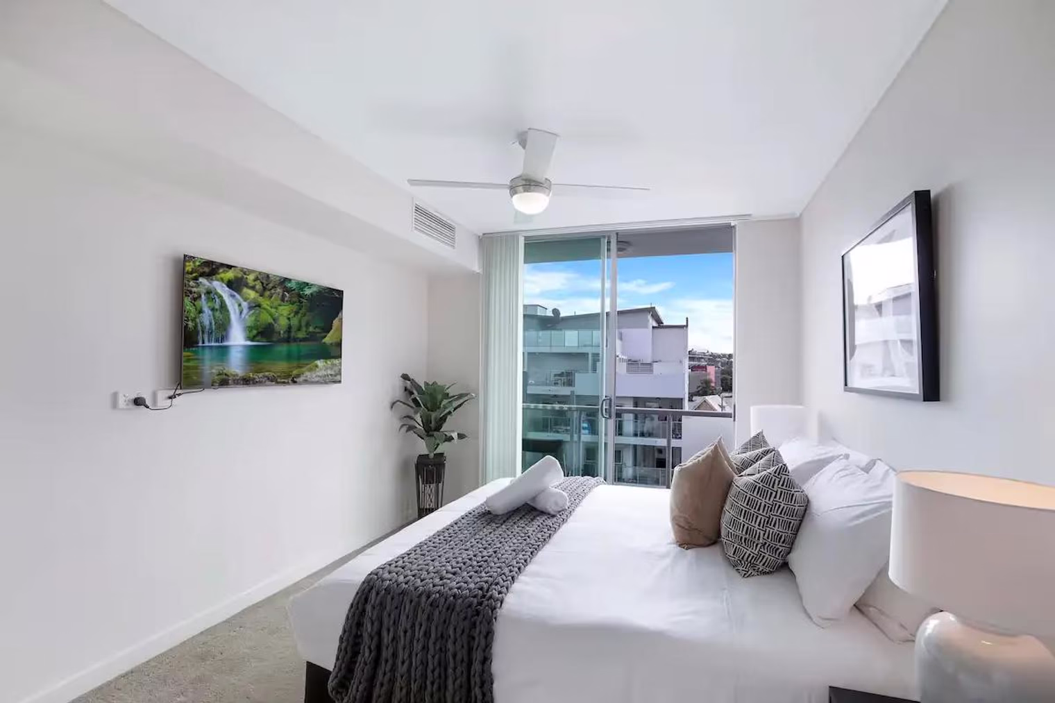 Roma Street Apartments detail view 2