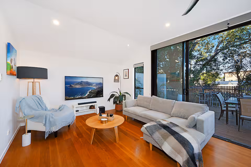 Standalone townhouse