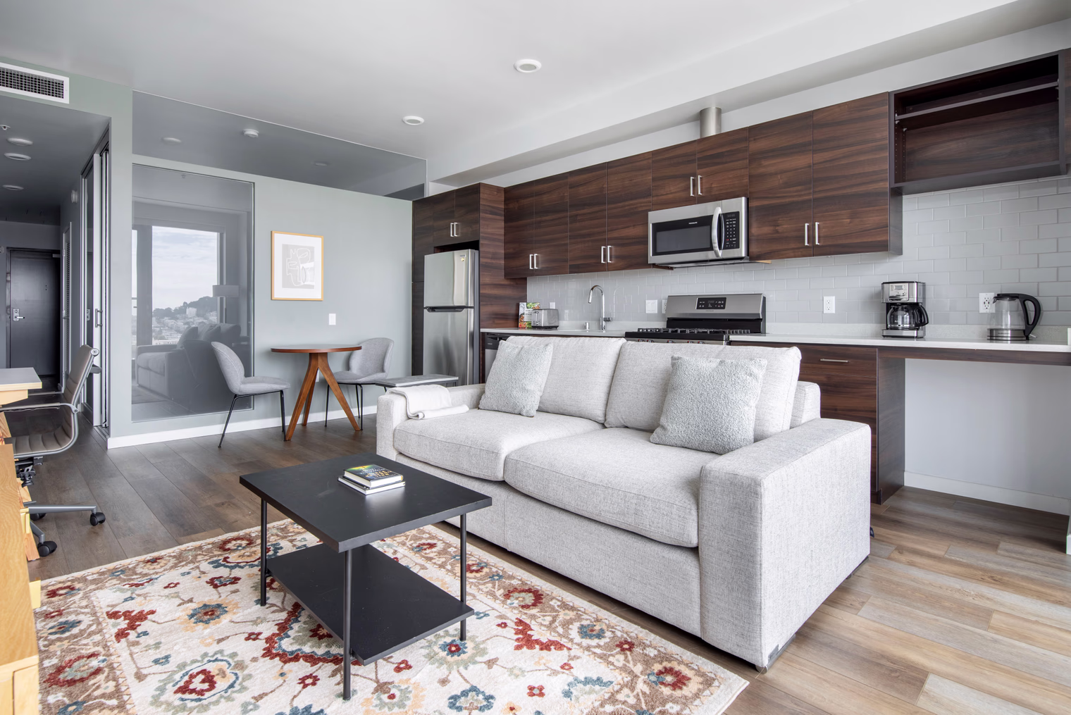 Van Ness Apartment detail view 2