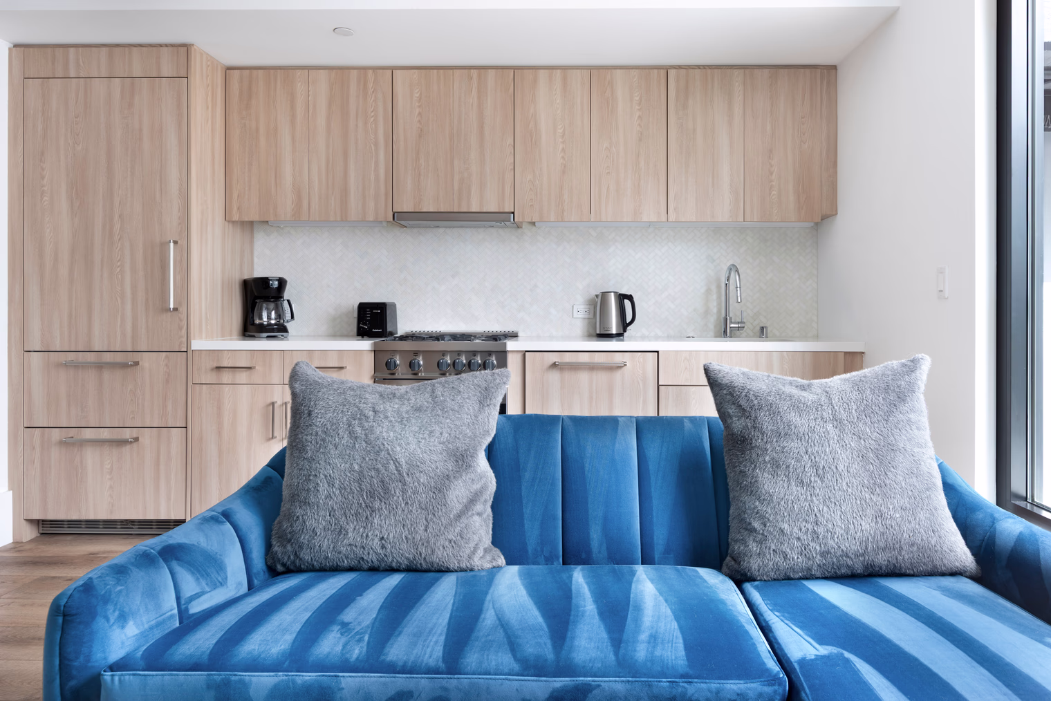 Howard St Apartment detail view 1