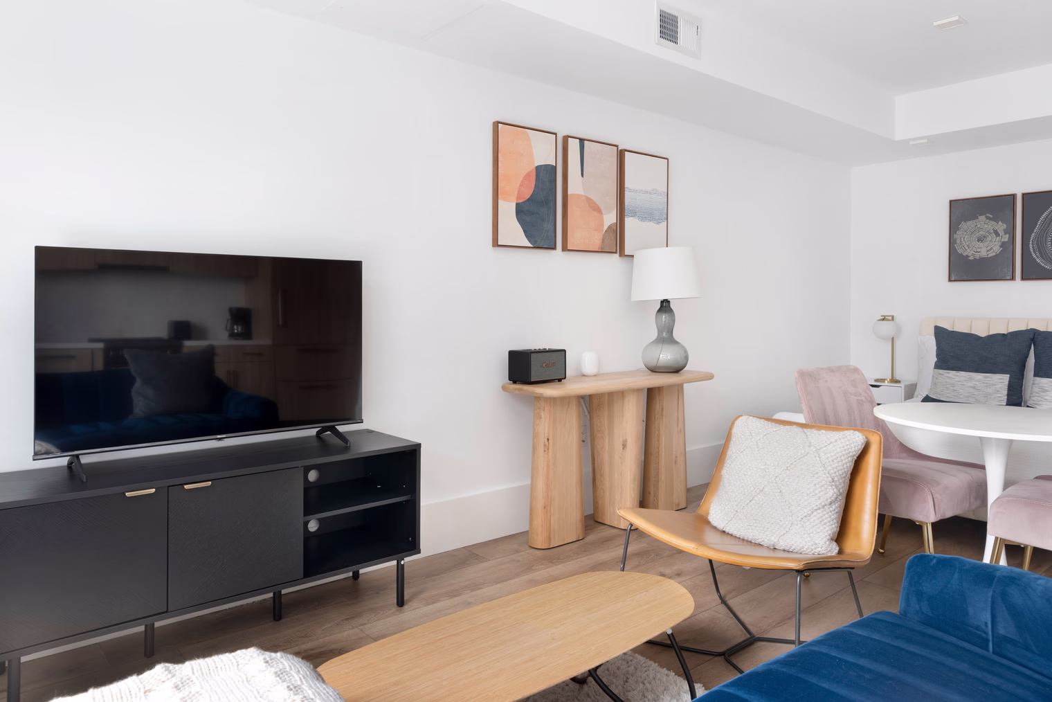 Howard St Apartment detail view 2