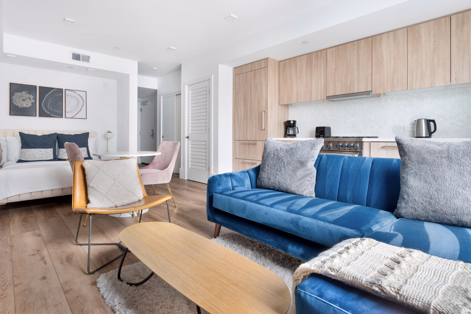 Howard St Apartment detail view 3