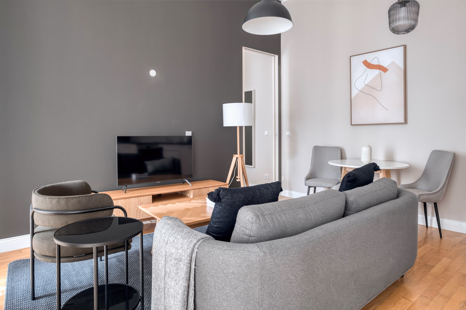 Luisenstraße Apartment detail view 1