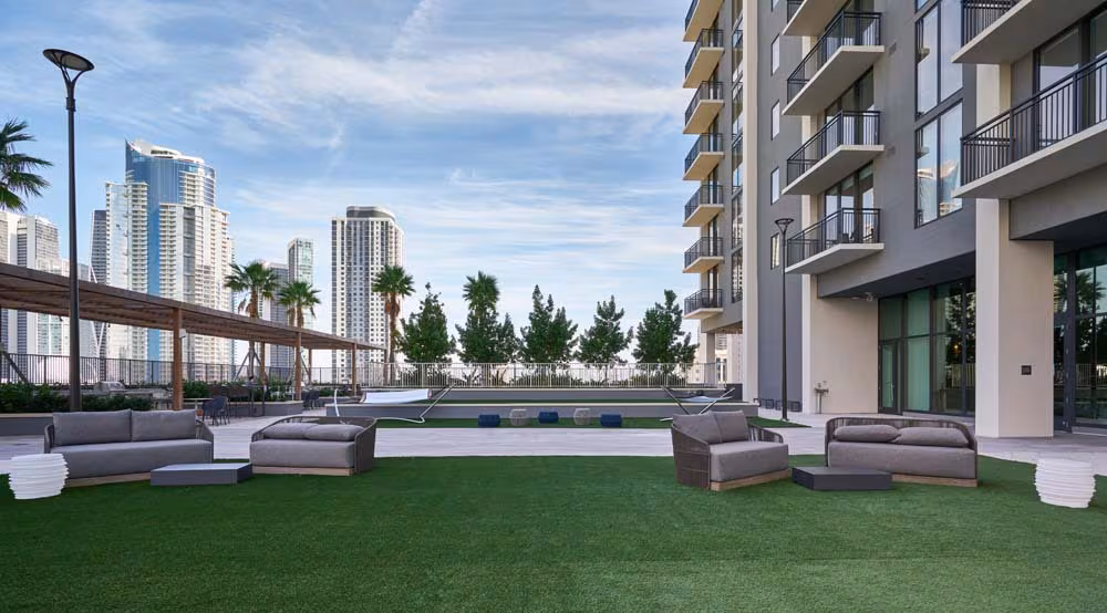 Parkline Apartments detail view 4