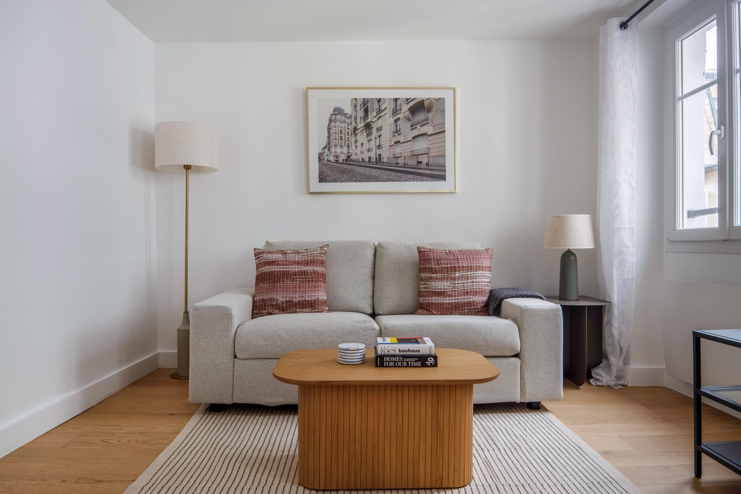 Rue Lekain Apartment detail view 1