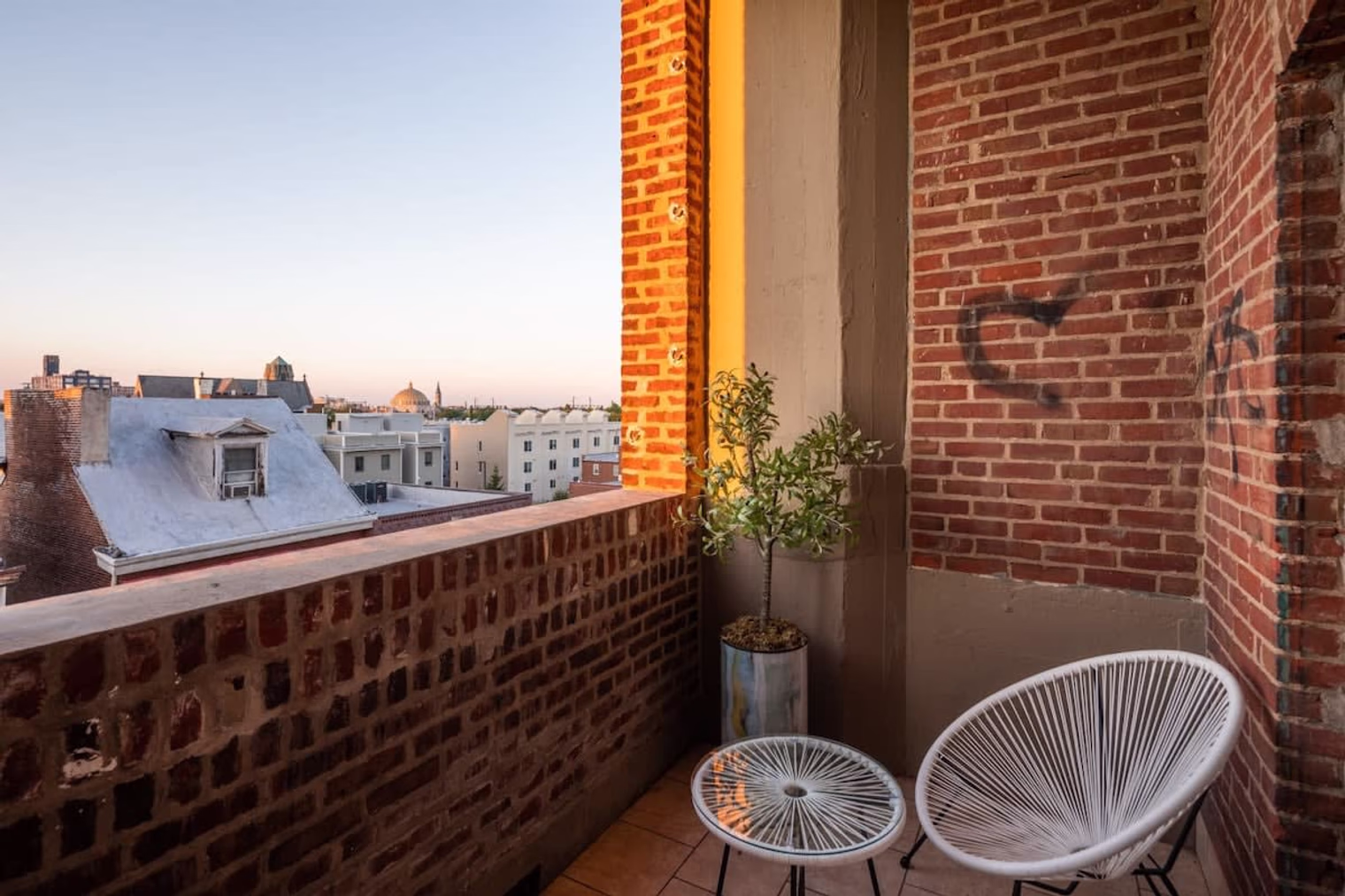 North 11th Street detail view 4