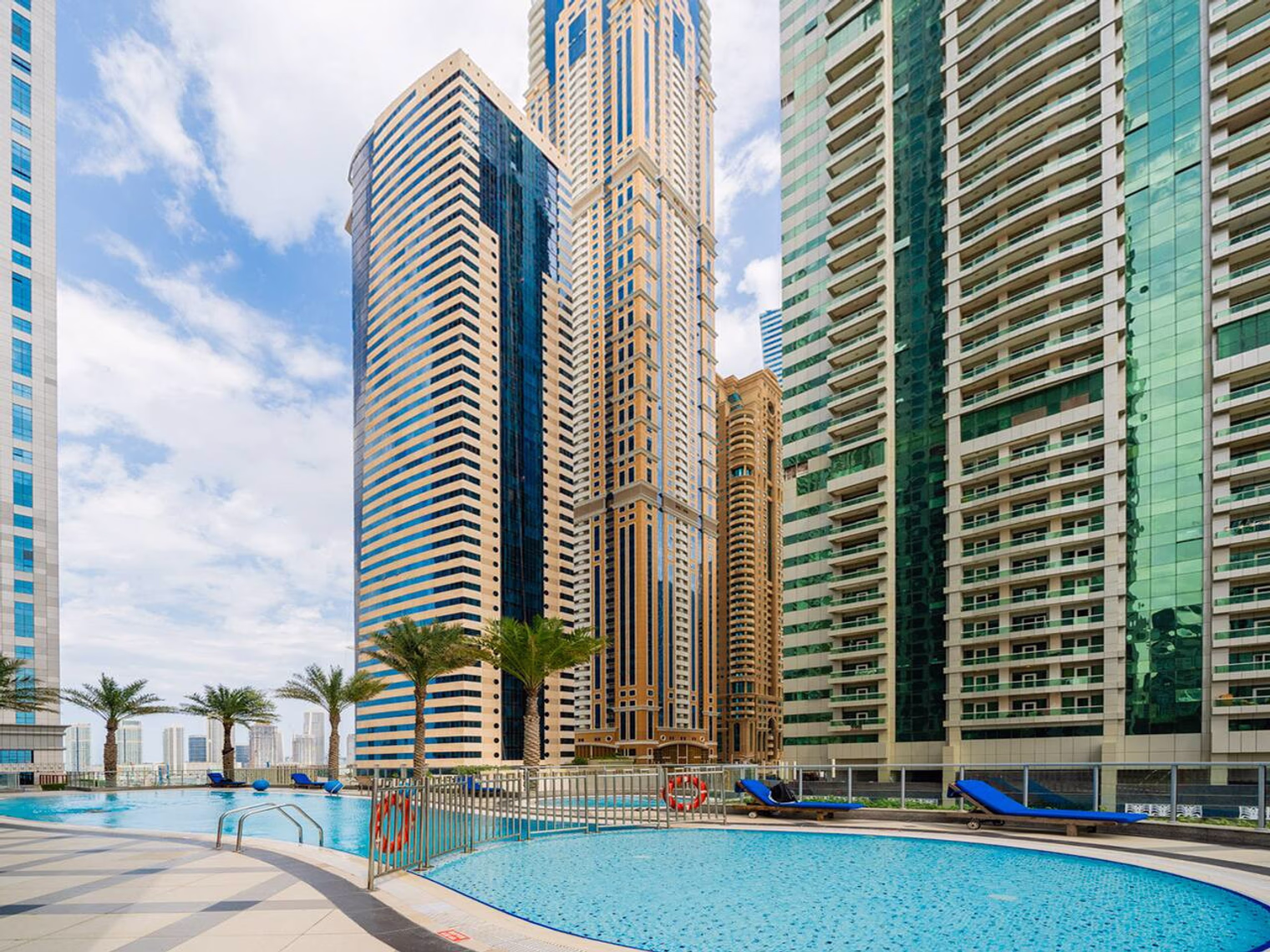 Marina Skyline Apartment detail view 4