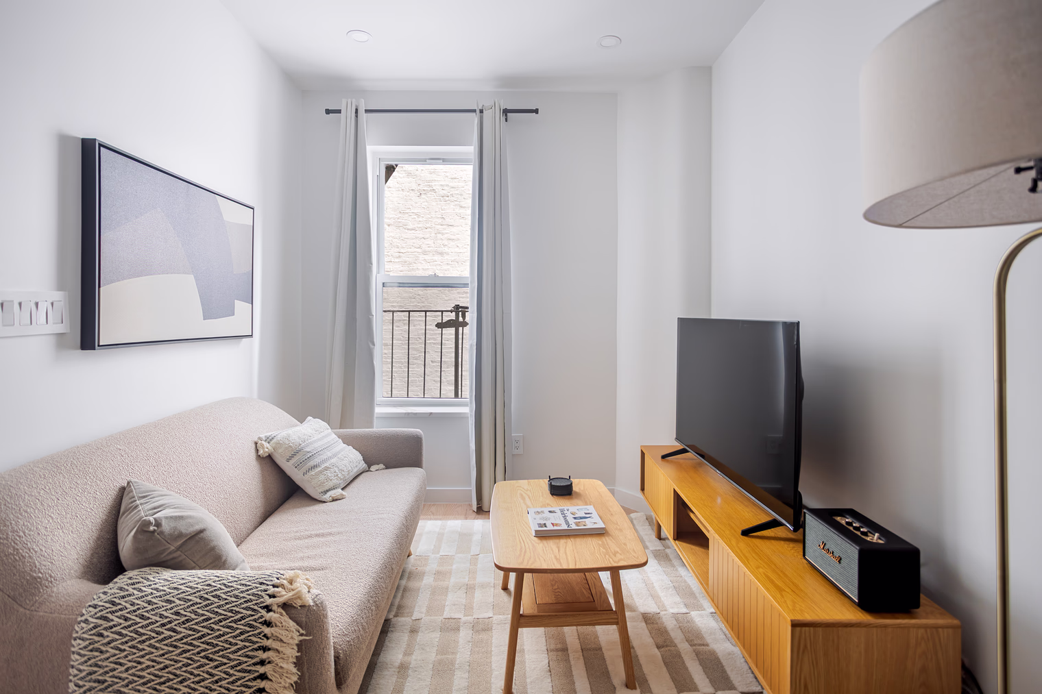 Price St Apt detail view 1