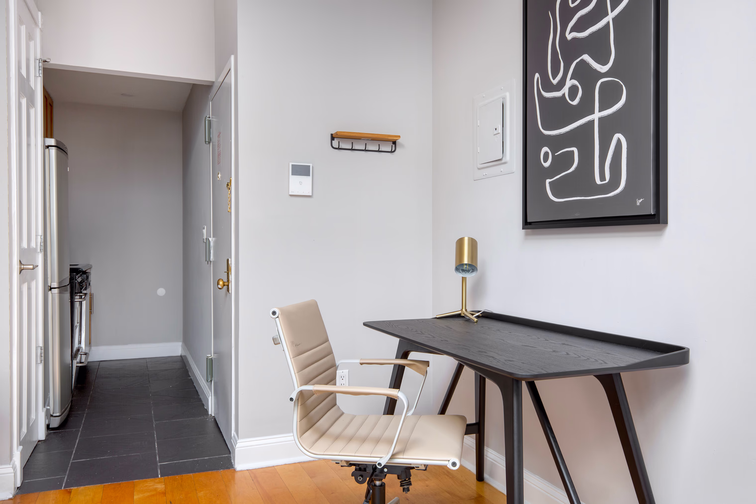 One Bedroom Apartment t - image 4