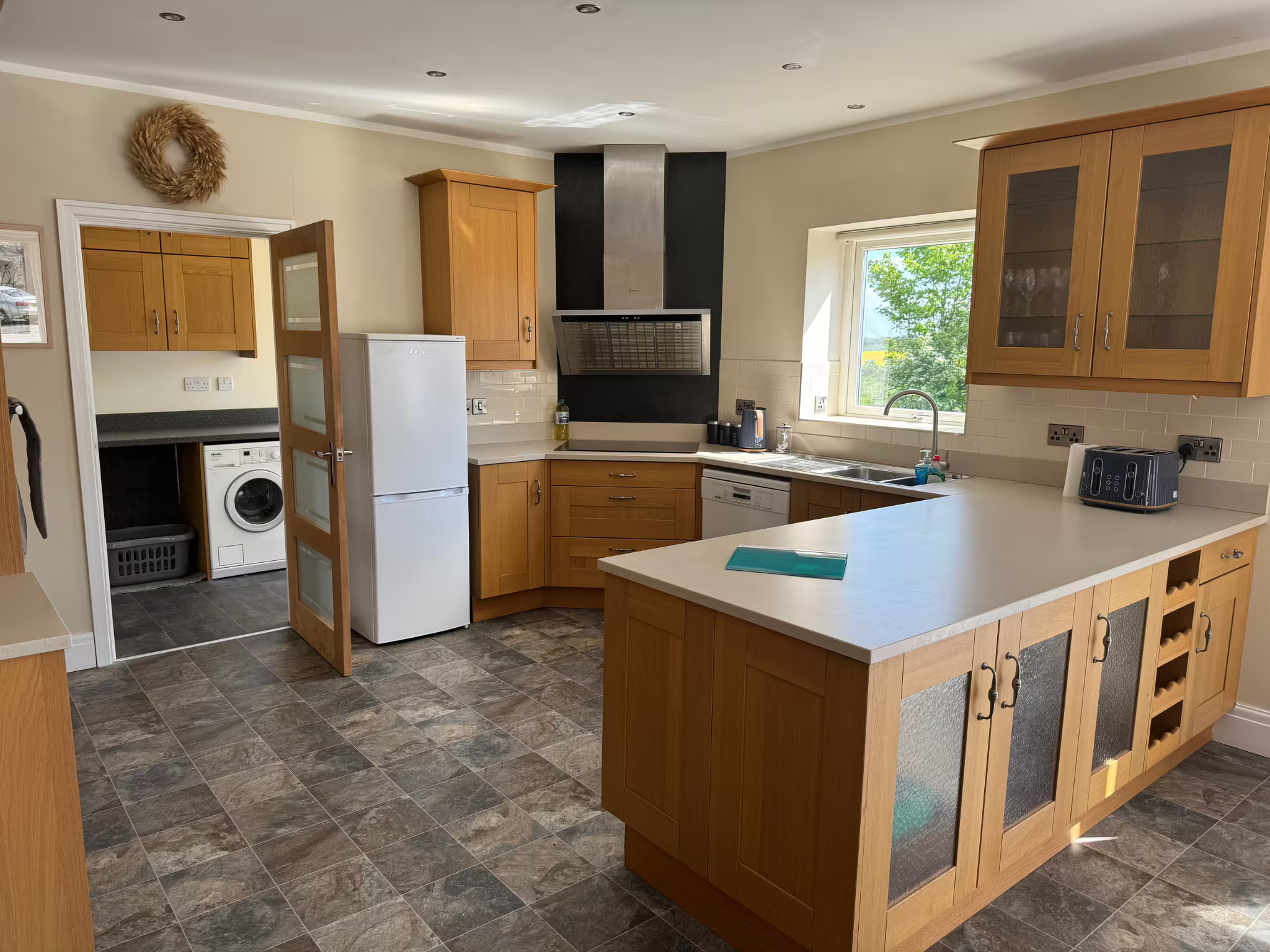 4 Bedroom Cottage - image 5