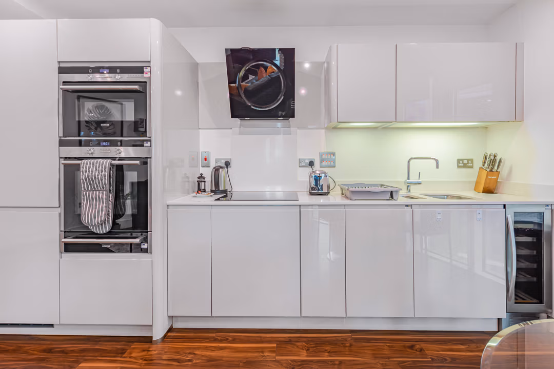 1 bedroom, 1 bathroom Apartment - image 5